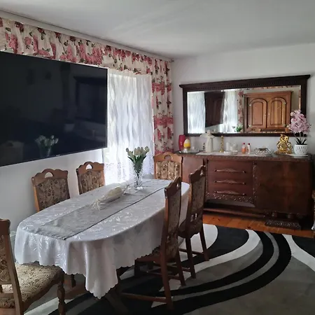 Dom Na Zaciszu Holiday home Biesowko